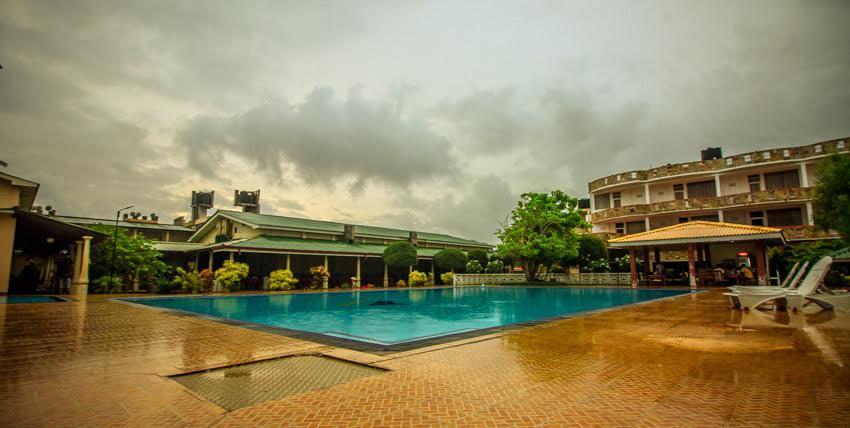 Chilaw City Hotel เนกอมโบ ภายนอก รูปภาพ