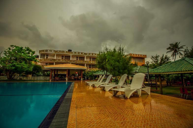 Chilaw City Hotel เนกอมโบ ภายนอก รูปภาพ